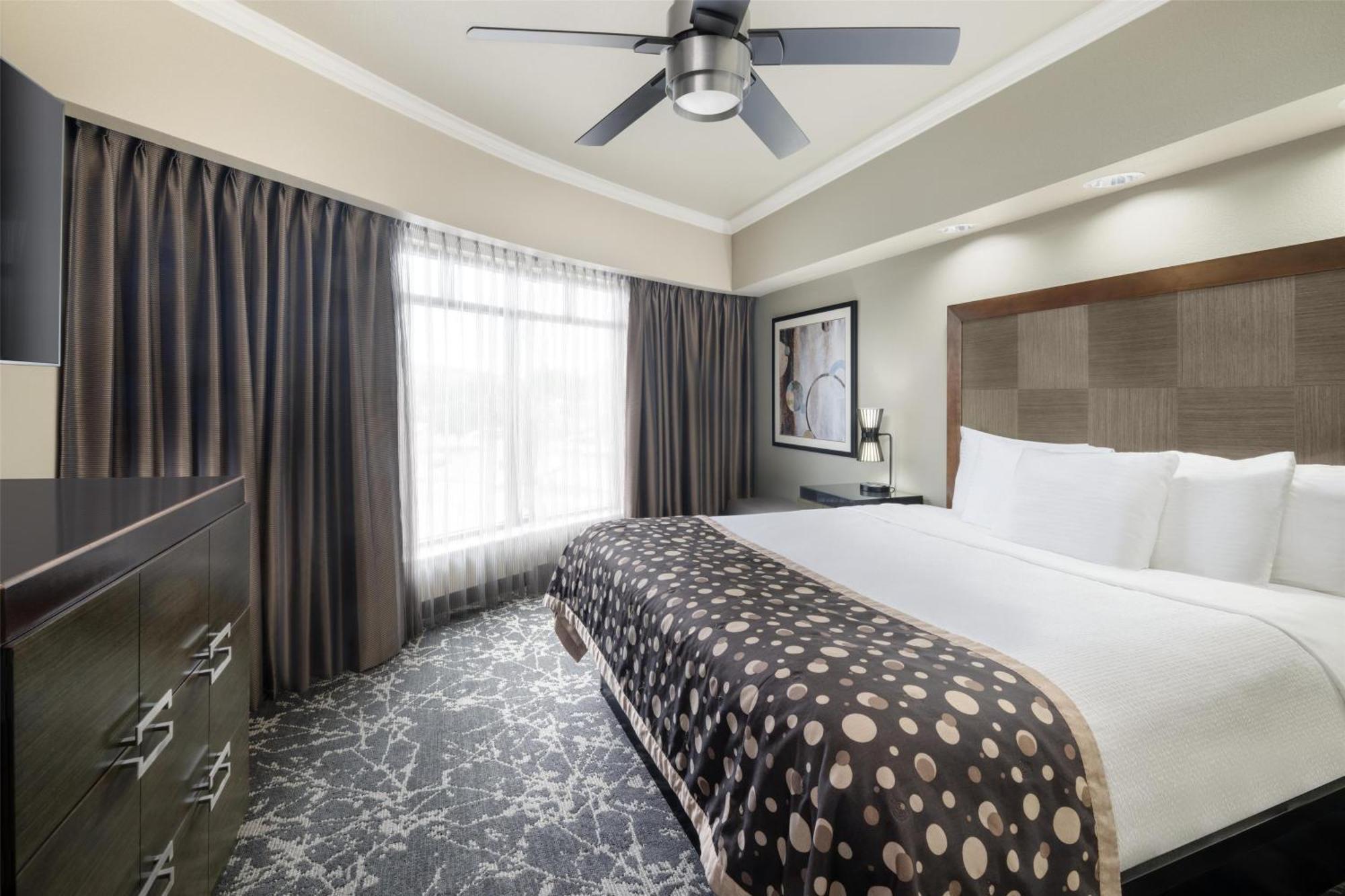 Best Western Premier Crown Chase Inn & Suites Denton Zewnętrze zdjęcie